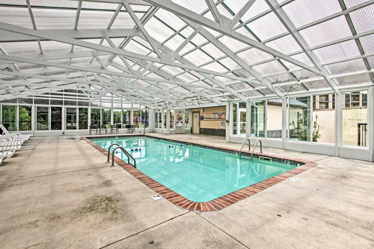 Downtown Pigeon Forge Condo With Pool Access! Bagian luar foto