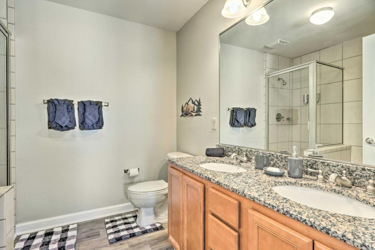 Downtown Pigeon Forge Condo With Pool Access! Bagian luar foto
