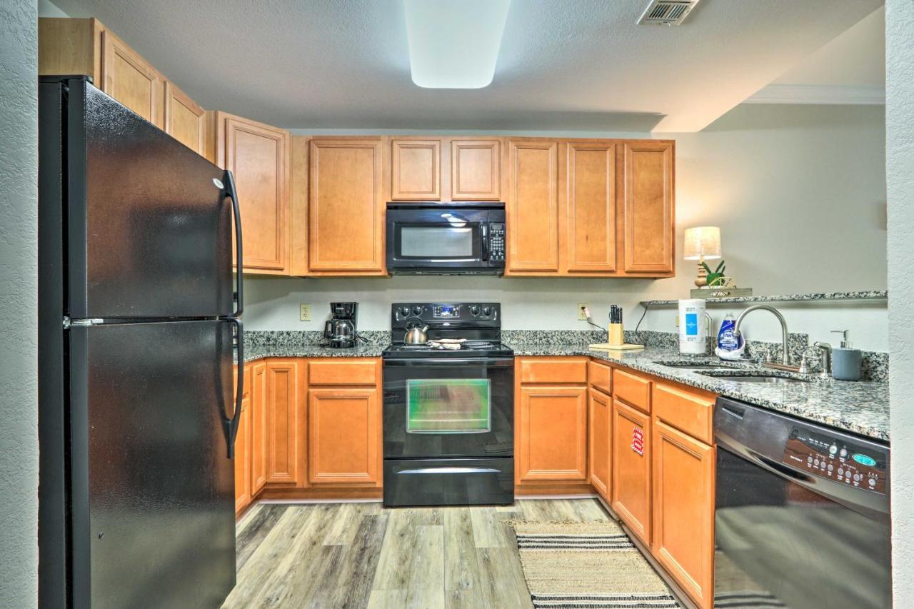 Downtown Pigeon Forge Condo With Pool Access! Bagian luar foto