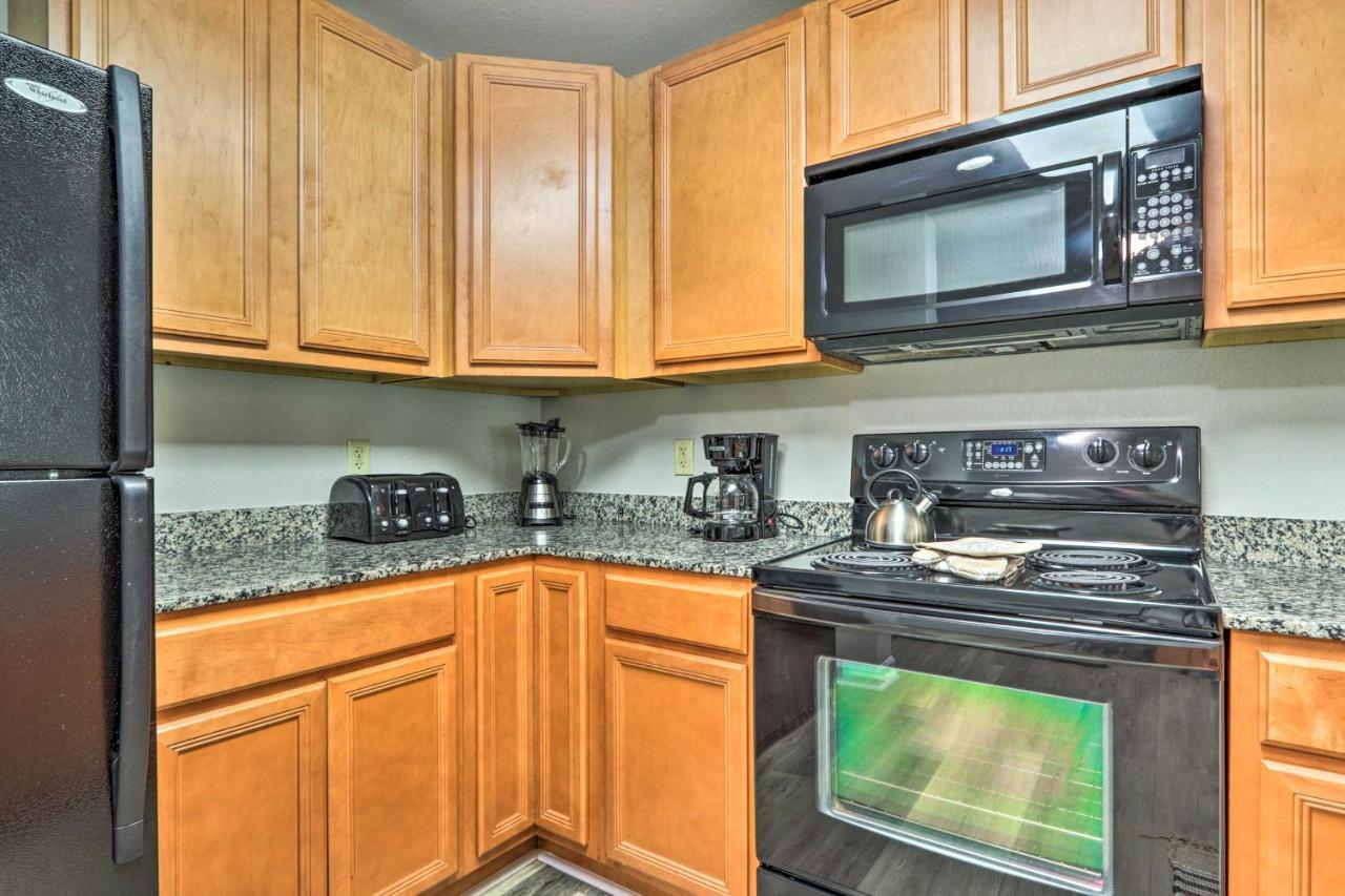Downtown Pigeon Forge Condo With Pool Access! Bagian luar foto