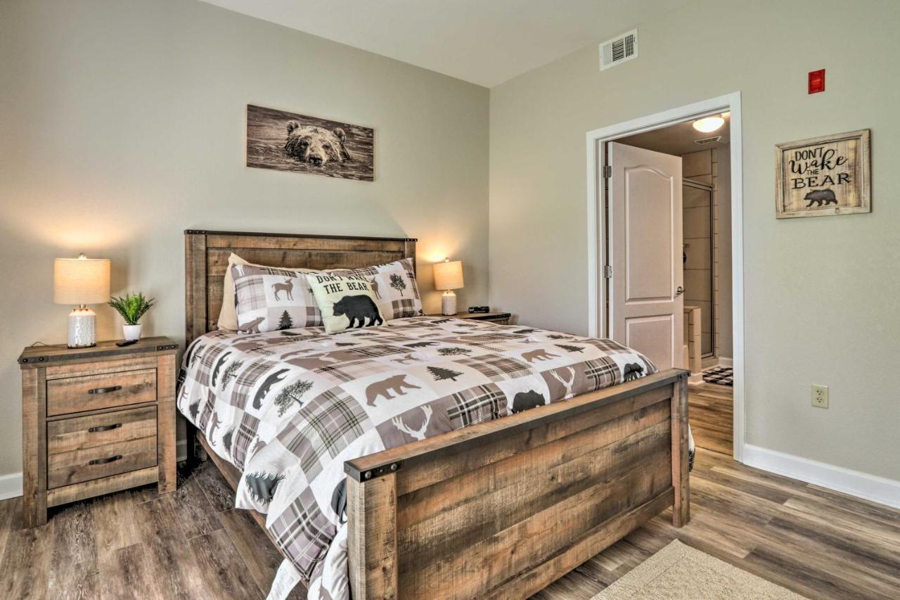 Downtown Pigeon Forge Condo With Pool Access! Bagian luar foto